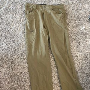 Mens Patagonia pants never worn! Size 32